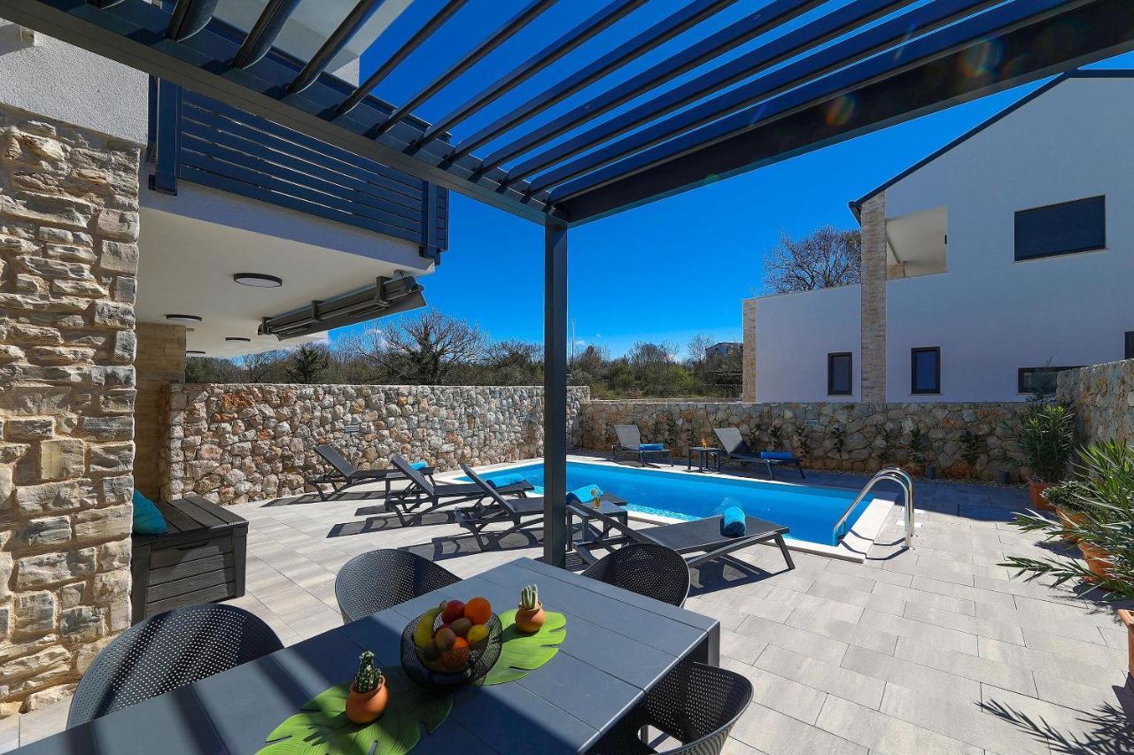 Toja Villa *